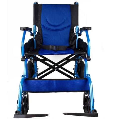Sedia a rotelle pieghevole in alluminio con freni sulle maniglie, colore blu